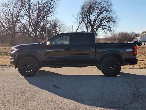 Used 2024 Chevrolet Colorado Trail Boss w/ Technology Package image 4