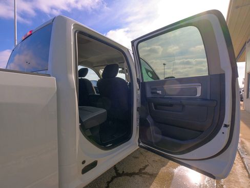 Used 2023 RAM 1500 Classic SLT w/ Electronics Group image 18