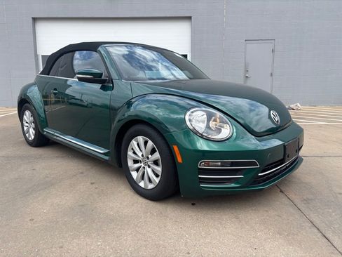 Used 2017 Volkswagen Beetle 1.8T Classic image 9