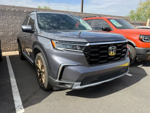 Used 2024 Honda Pilot Touring image 5