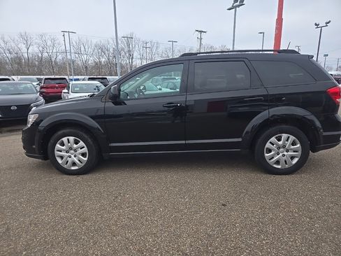 Used 2019 Dodge Journey SE w/ Premium Group image 4
