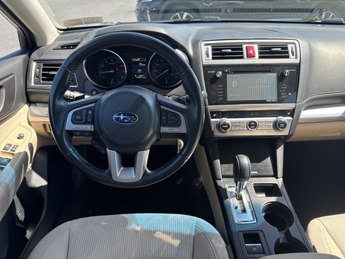 Used 2016 Subaru Outback 2.5i Premium AWD/4WD image 2