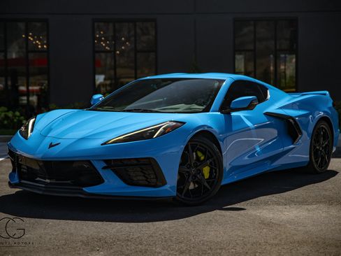 Used 2022 Chevrolet Corvette Stingray Preferred Cpe w/ Z51 Performance Package RWD image 2