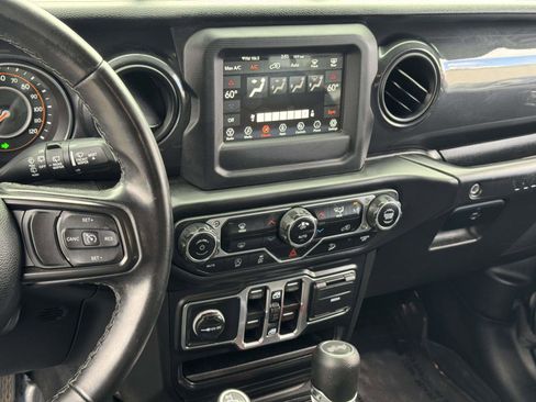 Used 2021 Jeep Wrangler Sport image 5