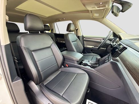 Used 2023 Volkswagen Atlas SE w/ Panoramic Sunroof Package FWD image 15