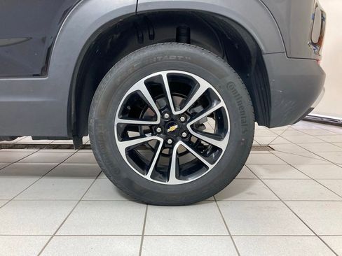 Used 2025 Chevrolet TrailBlazer LT AWD/4WD image 24