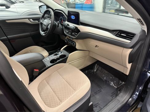 Used 2021 Ford Escape SE w/ Cold Weather Package AWD/4WD image 13