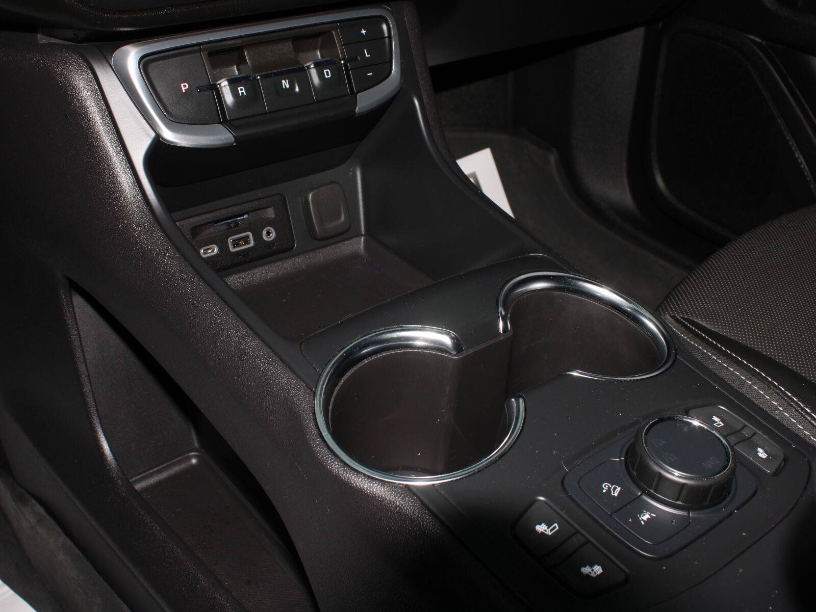 Used 2024 GMC Terrain SLT w/ Elevation Edition AWD/4WD image 16