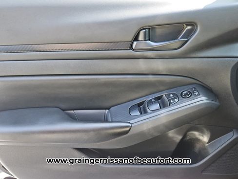 Used 2024 Nissan Altima 2.5 S FWD image 16