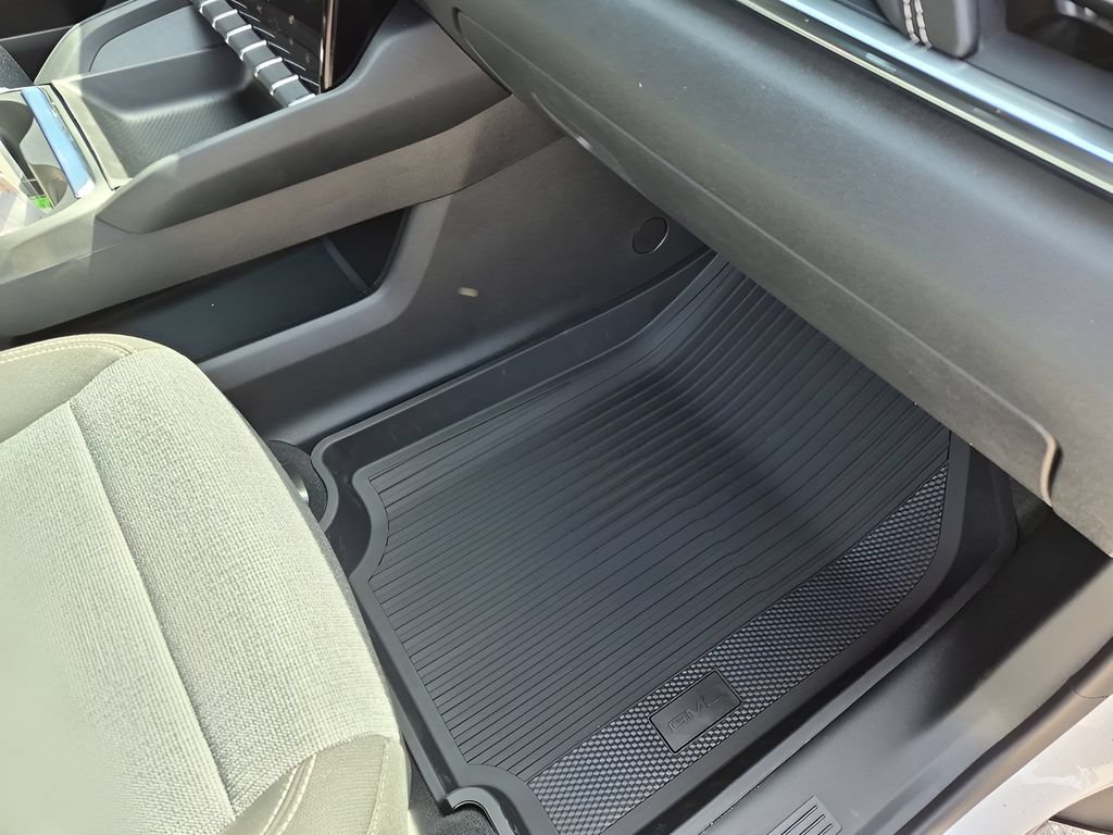 New 2027 GMC Terrain Elevation w/ LPO, Floor Liner Package FWD image 39