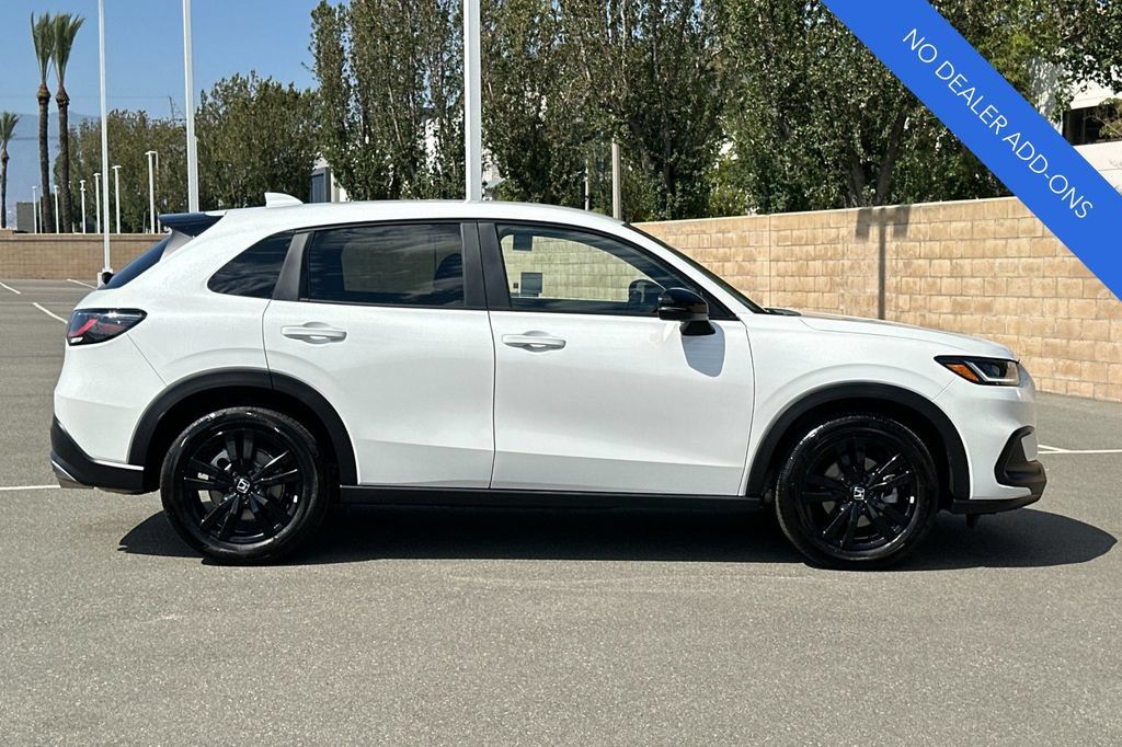Certified 2027 Honda HR-V Sport image 3