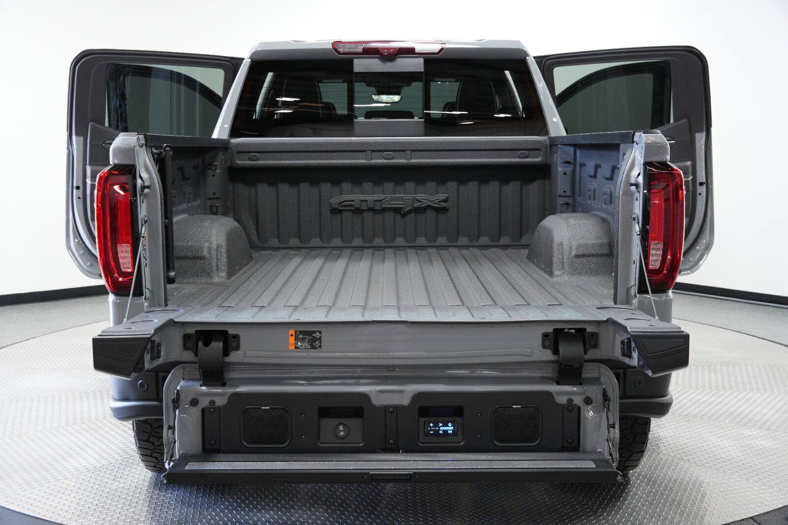 Used 2024 GMC Sierra 1500 AT4X w/ AT4X AEV Edition AWD/4WD image 15