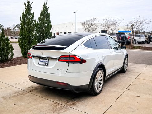 Used 2020 Tesla Model X Long Range image 10