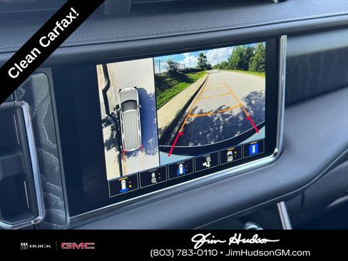 Used 2024 GMC Yukon XL Denali image 5