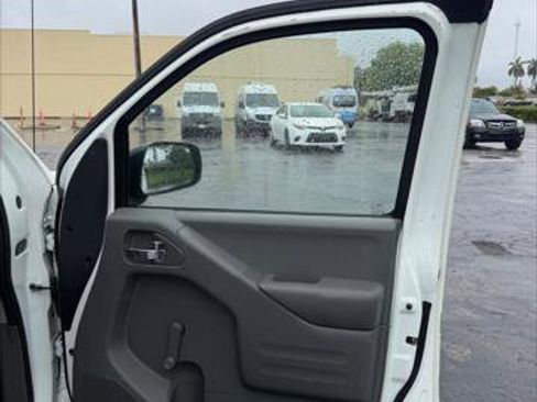 Used 2018 Nissan Frontier S RWD image 18