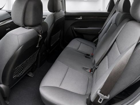 Used 2012 Kia Sorento LX AWD/4WD image 12