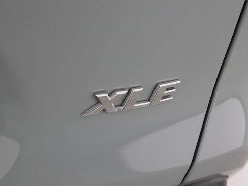 Used 2021 Toyota RAV4 XLE Premium image 43