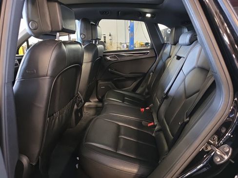 Used 2018 Porsche Macan AWD/4WD image 5