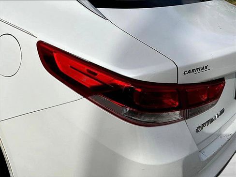 Used 2016 Kia Optima LX FWD image 29
