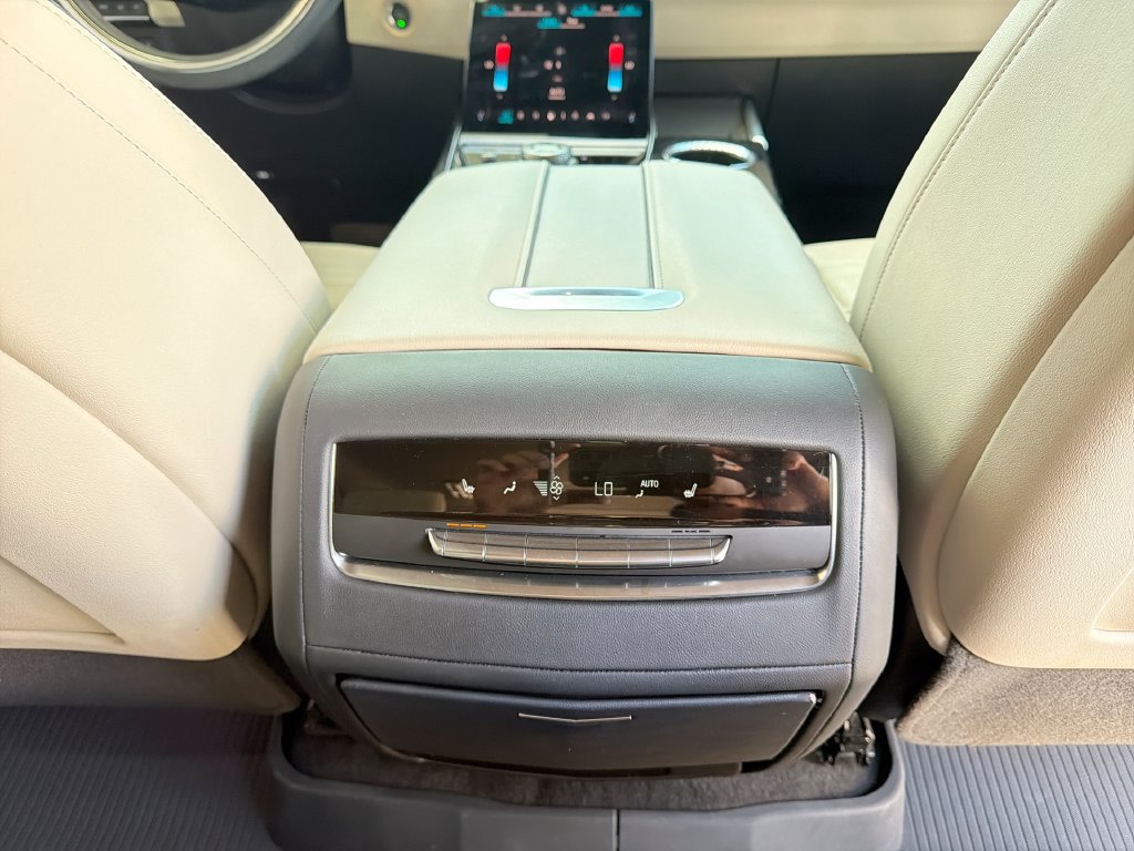 Used 2025 Cadillac Escalade ESV Sport w/ Touring Package AWD/4WD image 18
