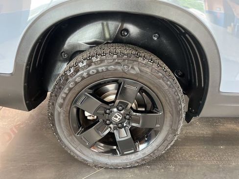 Used 2025 Honda Ridgeline Black Edition image 9