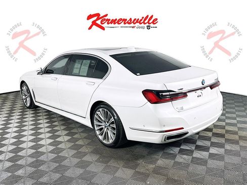 Used 2021 BMW 750i xDrive w/ Executive Package image 5