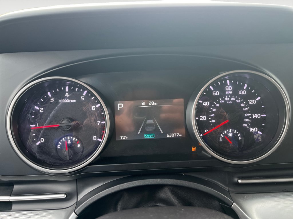 Used 2024 Kia Carnival LX FWD image 18