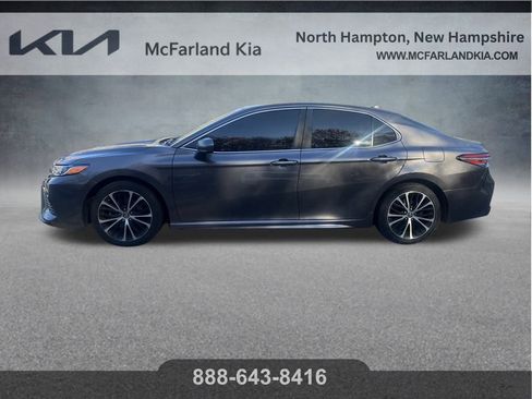 Used 2019 Toyota Camry SE image 4