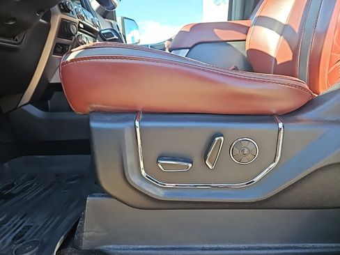 Used 2018 Ford F150 Platinum w/ Equipment Group 701A Luxury image 9