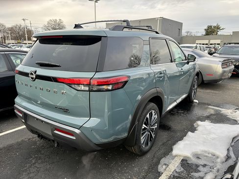 New 2026 Nissan Pathfinder Platinum image 3