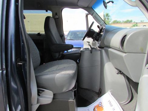 Used 2003 Ford E-150 and Econoline 150 Wagon image 14