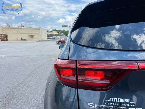 Used 2022 Kia Sportage LX AWD/4WD image 16