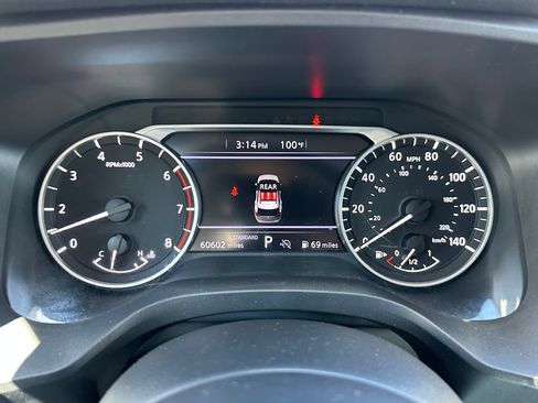 Used 2024 Nissan Rogue S FWD image 23