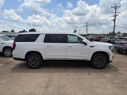 New 2026 GMC Yukon XL Elevation w/ Elevation Premium Package AWD/4WD image 7
