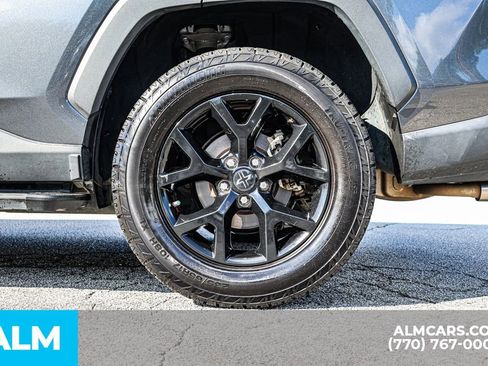 Used 2021 Toyota RAV4 LE image 17