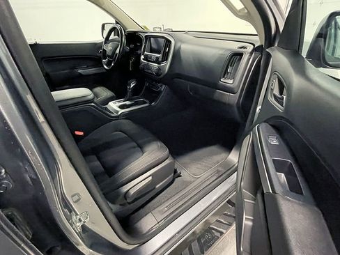 Used 2022 Chevrolet Colorado LT w/ LT Convenience Package AWD/4WD image 26