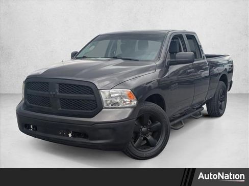 Used 2017 RAM 1500 Classic SLT image 1