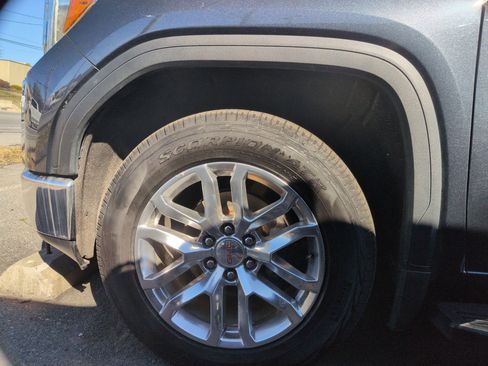 Used 2021 GMC Sierra 1500 SLT w/ SLT Convenience Package image 16