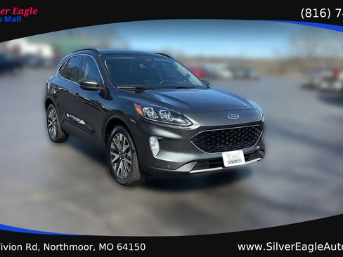 Used 2020 Ford Escape Titanium AWD/4WD image 7