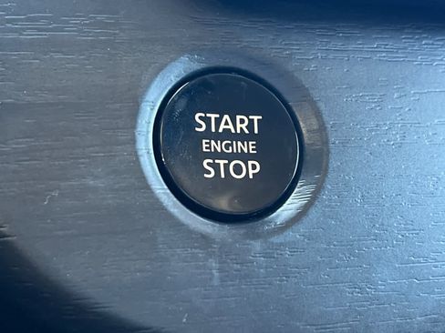 Certified 2025 Nissan Murano SV image 24