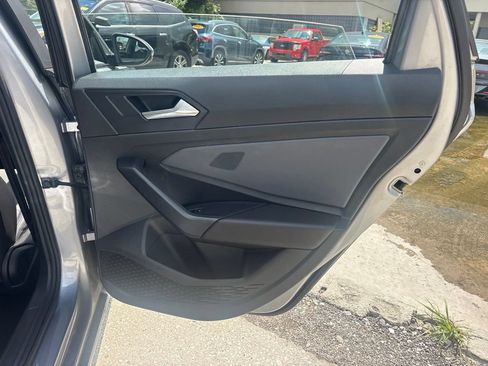 Used 2025 Volkswagen Jetta SE FWD image 19