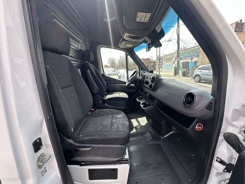 Used 2021 Mercedes-Benz Sprinter 2500 w/ Driver Convenience Package image 23