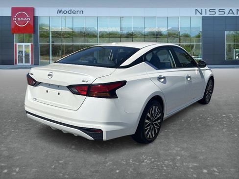 Certified 2024 Nissan Altima 2.5 SV FWD image 6