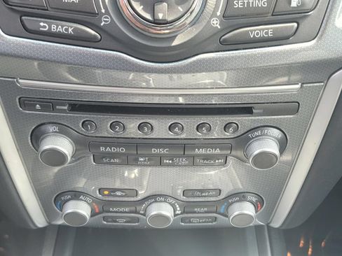 Used 2020 Nissan Pathfinder SL w/ Cargo Package AWD/4WD image 18