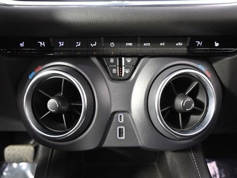 Used 2021 Chevrolet Blazer LT AWD/4WD image 31