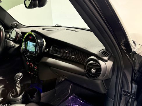 Used 2018 MINI Cooper S FWD image 40