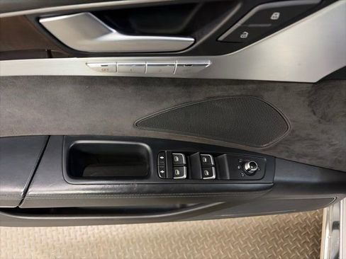 Used 2015 Audi A8 4.0T w/ Luxury Package image 15