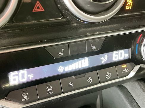 Used 2025 Nissan Sentra SR FWD image 19