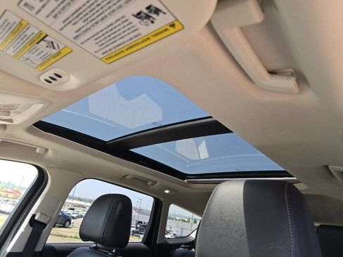 Used 2015 Ford Escape Titanium AWD/4WD image 3