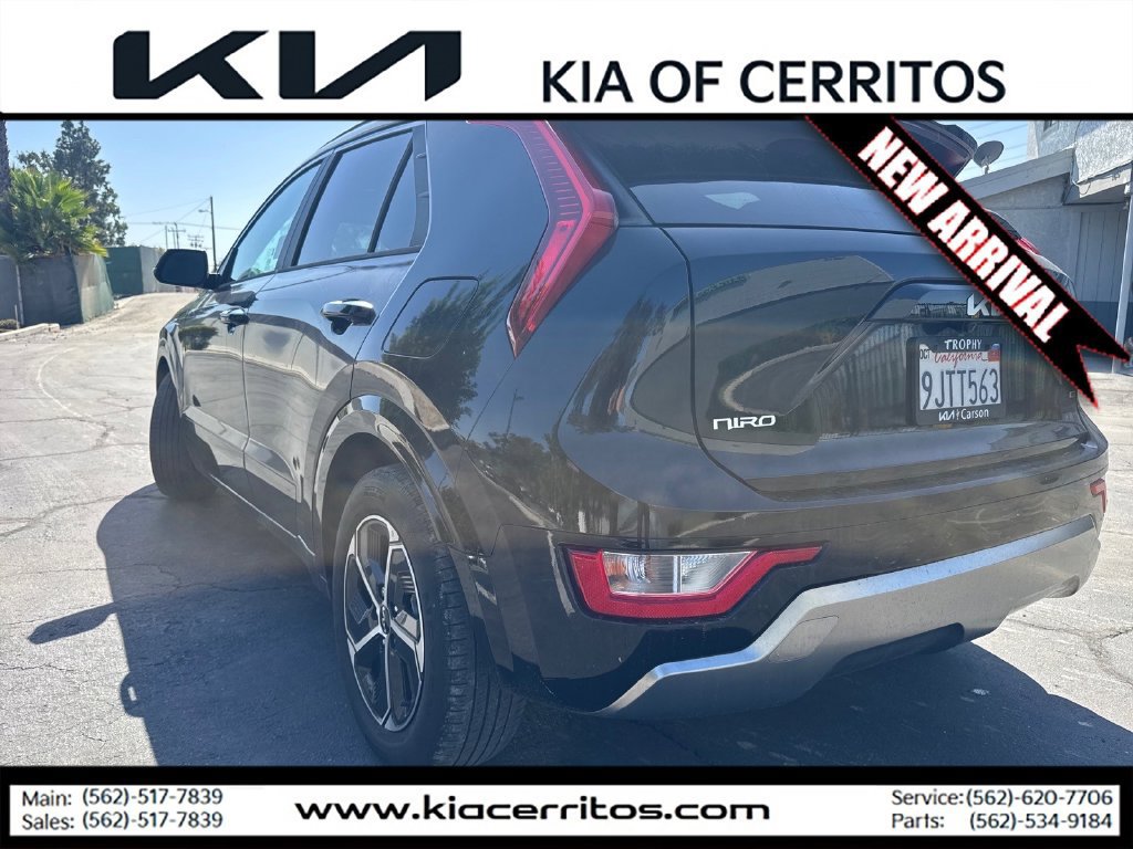 Certified 2024 Kia Niro FWD image 3